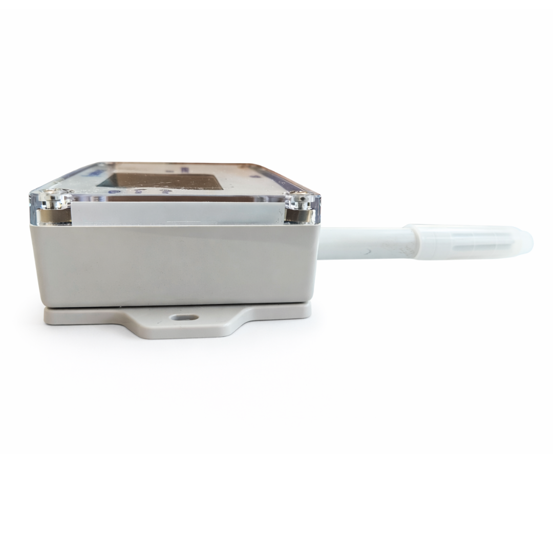 Vista lateral del datalogger Senseca HD50 con la sonda y la brida de montaje
